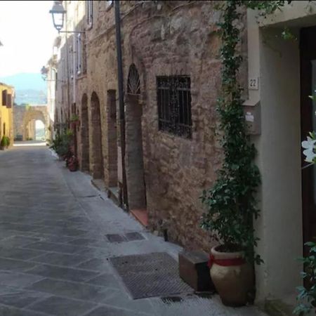 Casa Contadina In Borgo Medievale, Tuscany Monteguidi Exterior foto